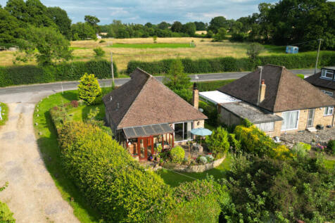 Cryers Hill, Buckinghamshire HP15 3 bed bungalow for sale