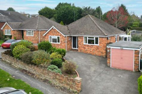 Southfield Drive, High Wycombe HP15 3 bed bungalow for sale