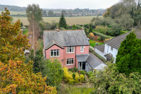 Sheepcote Dell Road, High Wycombe HP15 4 bed detached house for sale