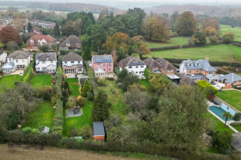 Sheepcote Dell Road, High Wycombe HP15 4 bed detached house for sale