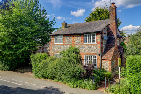 Cryers Hill HP15 3 bed detached house for sale