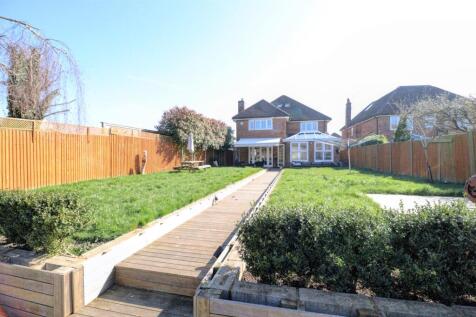 Rushmoor Avenue, High Wycombe HP15 4 bed detached house for sale
