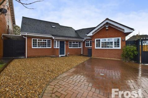 Whitehouse Way, Langley, Berkshire, SL3 4 bed detached house for sale