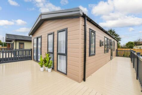 Broad Road, Hambrook, Chichester... 2 bed park home for sale