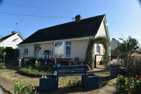 3 bedroom detached bungalow for sale