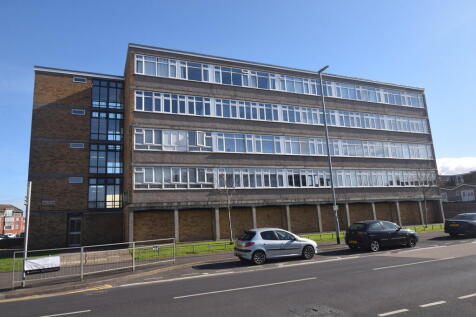 3 bedroom maisonette for sale