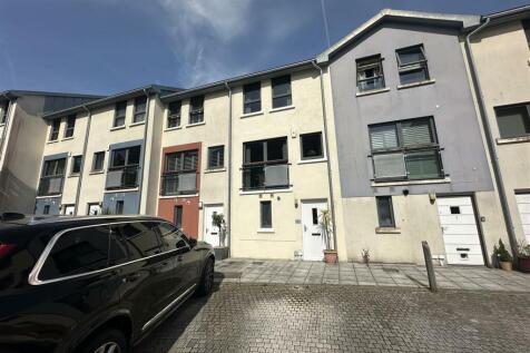 Tresawya Drive, Truro 4 bed terraced house for sale