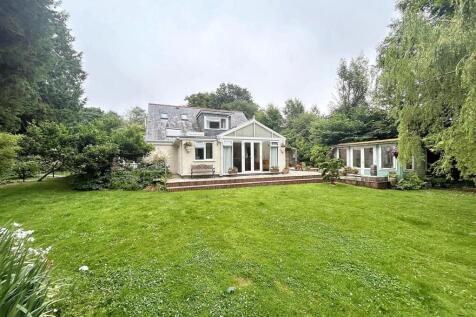 Ladock 3 bed detached bungalow for sale