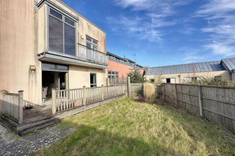 Tresawya Drive, Truro 2 bed flat for sale