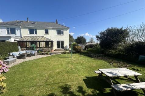 4 bedroom semi-detached house for sale