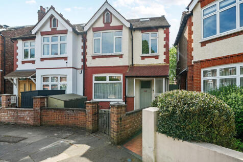 Chandos Avenue, London 3 bed apartment for sale