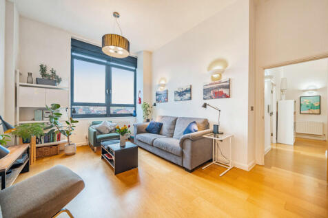 Larden Road, London 2 bed apartment for sale