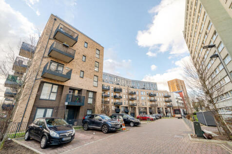 Trinity Way, London 2 bed apartment for sale