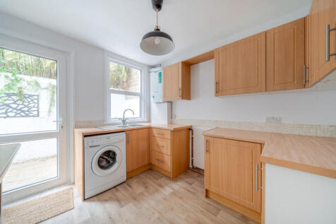 Shepherds Bush, London 3 bed terraced house for sale