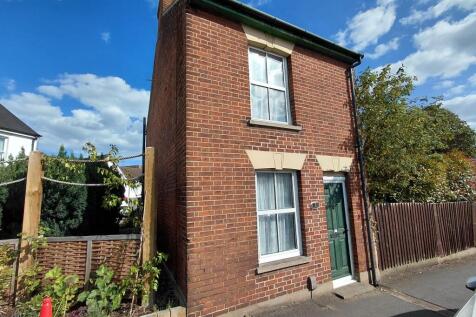 2 bedroom detached house for sale