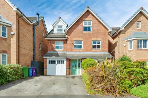 5 bedroom detached house for sale