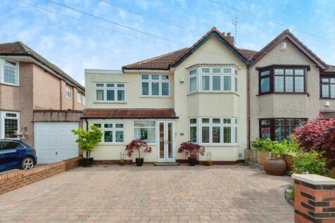 4 bedroom semi-detached house for sale