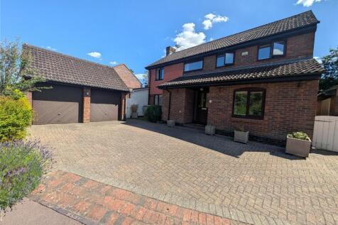 4 bedroom detached house for sale