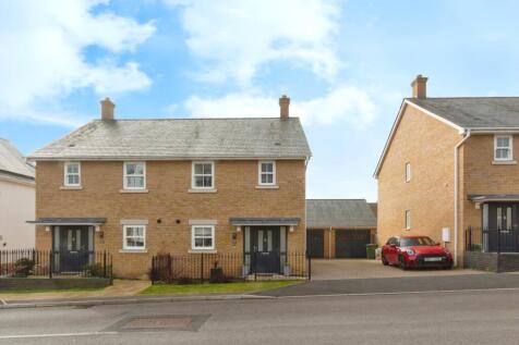 3 bedroom semi-detached house for sale