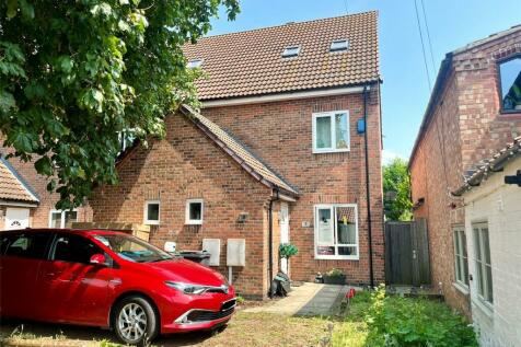 3 bed end terrace house