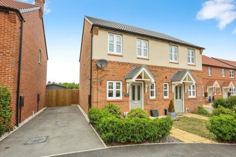 2 bedroom semi-detached house for sale
