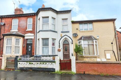 4 bedroom terraced house for sale