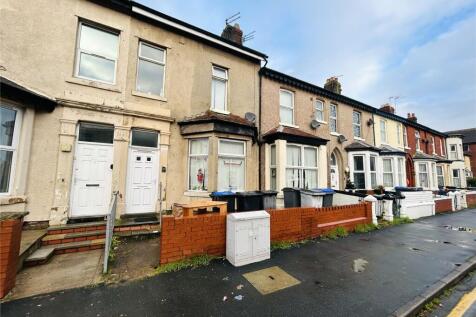 5 bedroom terraced house for sale