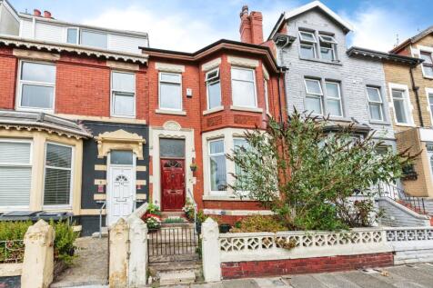 6 bedroom terraced house for sale