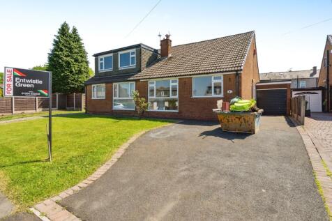 2 bedroom semi-detached house for sale