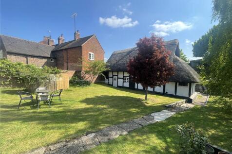 2 bedroom detached house for sale