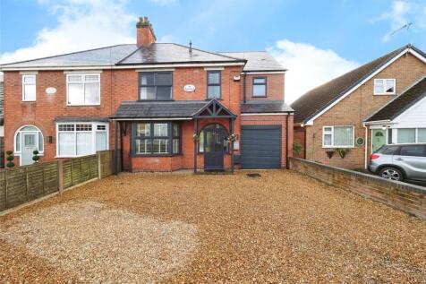 3 bedroom semi-detached house for sale