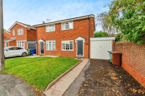 2 bedroom semi-detached house for sale