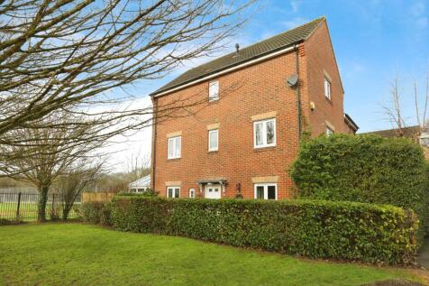 5 bedroom town house for sale