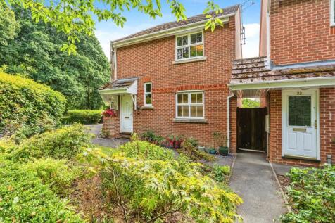 2 bedroom maisonette for sale