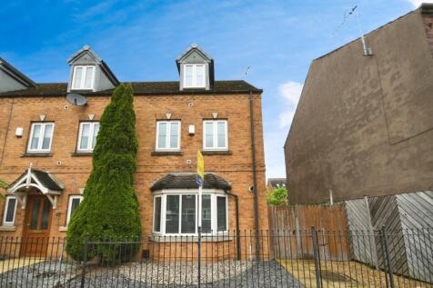 4 bedroom town house for sale
