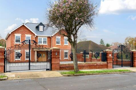 5 bedroom detached house for sale