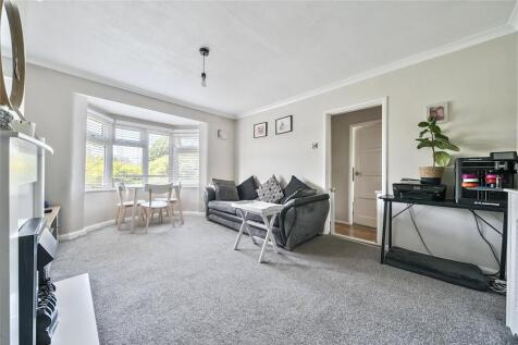 2 bedroom maisonette for sale