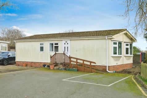 2 bedroom detached house for sale
