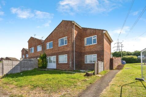 4 bedroom end of terrace house for sale