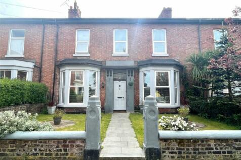 4 bedroom terraced house for sale