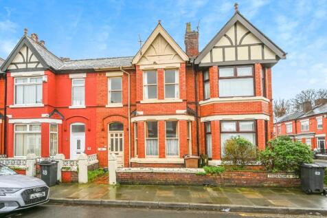 4 bedroom terraced house for sale