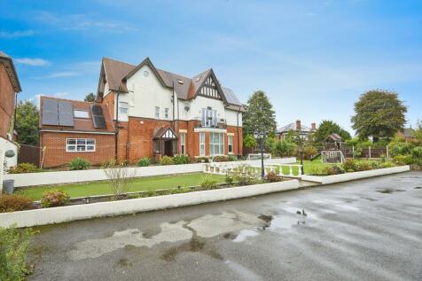 8 bedroom detached house for sale