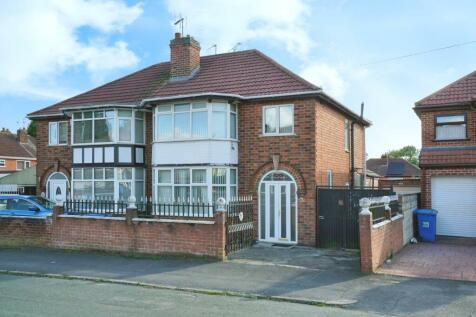 3 bedroom semi-detached house for sale