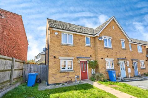 3 bedroom end of terrace house for sale