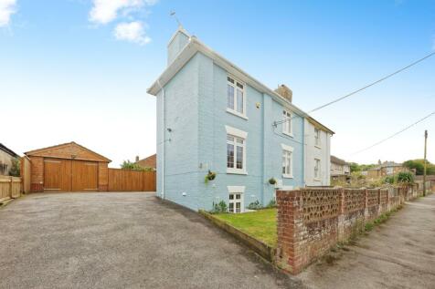 4 bedroom semi-detached house for sale