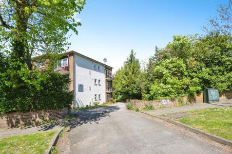 3 bedroom flat for sale