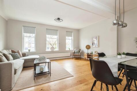 3 bedroom flat for sale