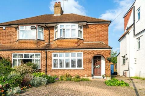 3 bedroom semi-detached house for sale