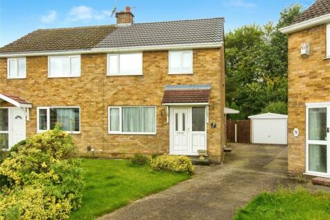 2 bedroom semi-detached house for sale