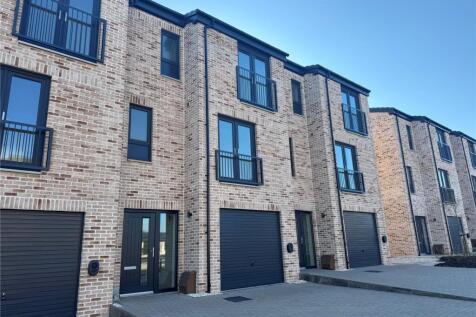 4 bedroom terraced house for sale